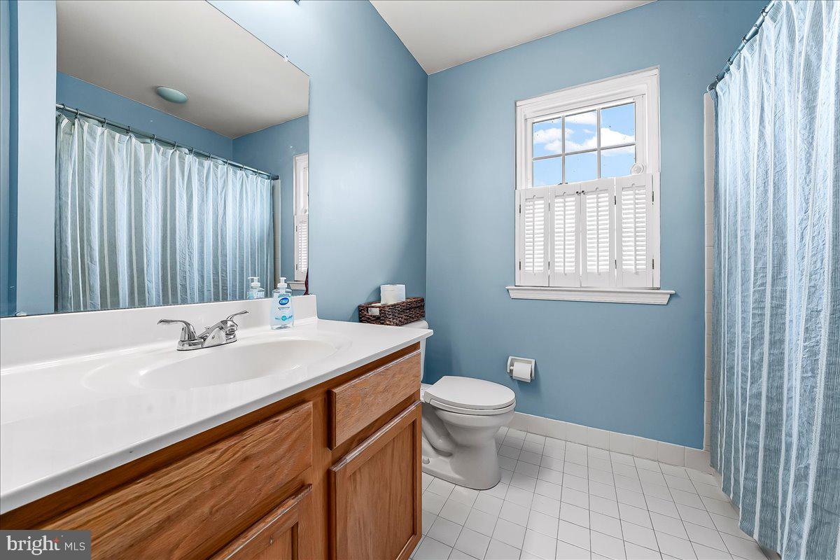 MEADOWS AT VALLEYFRG - Residential Lease