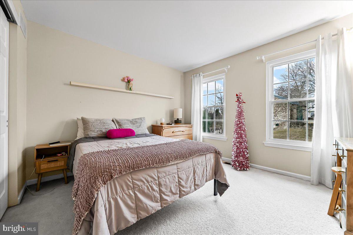 MEADOWS AT VALLEYFRG - Residential Lease