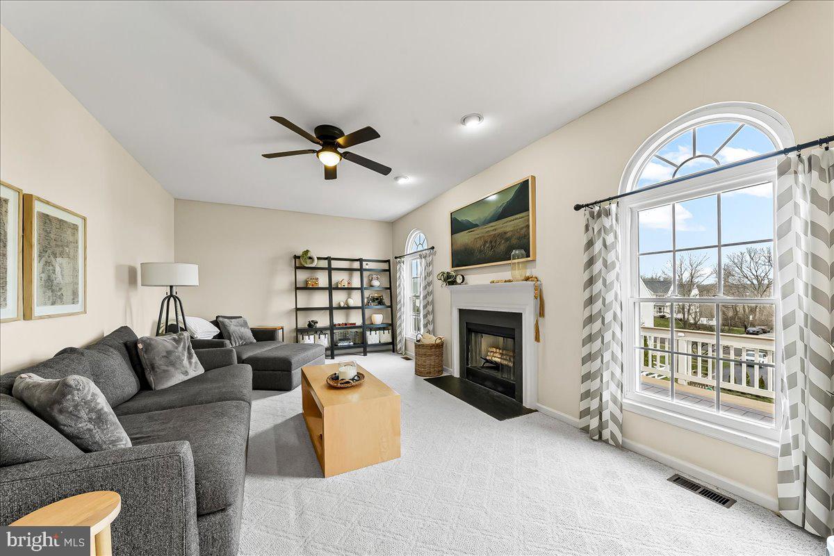 MEADOWS AT VALLEYFRG - Residential Lease