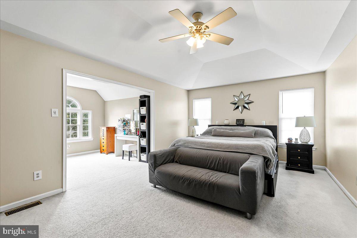 MEADOWS AT VALLEYFRG - Residential Lease