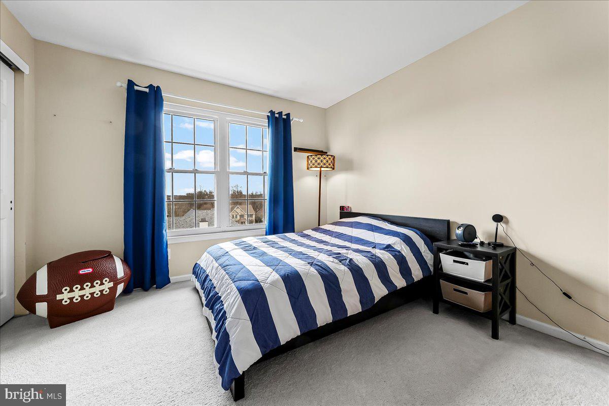 MEADOWS AT VALLEYFRG - Residential Lease