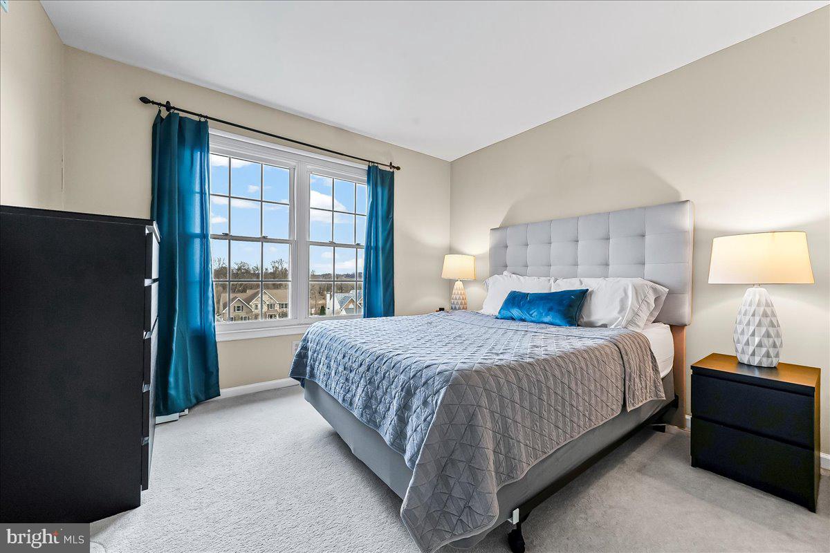 MEADOWS AT VALLEYFRG - Residential Lease