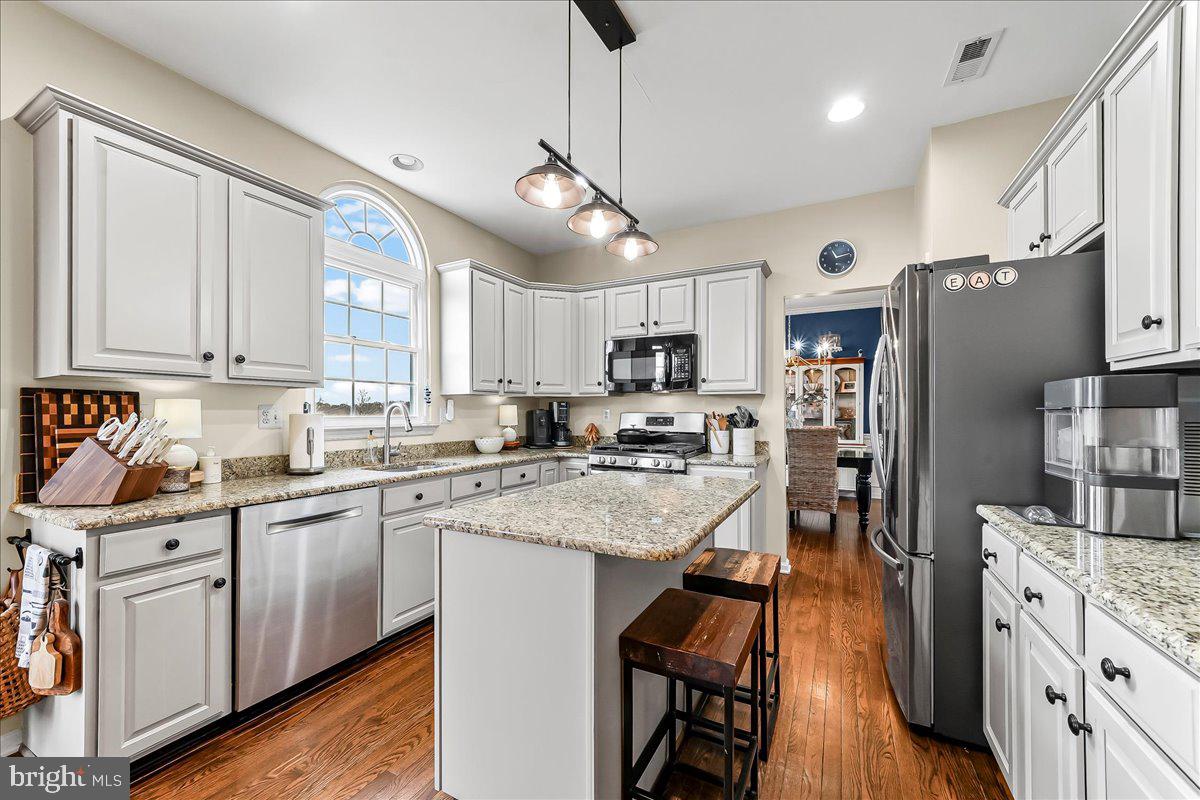 MEADOWS AT VALLEYFRG - Residential Lease