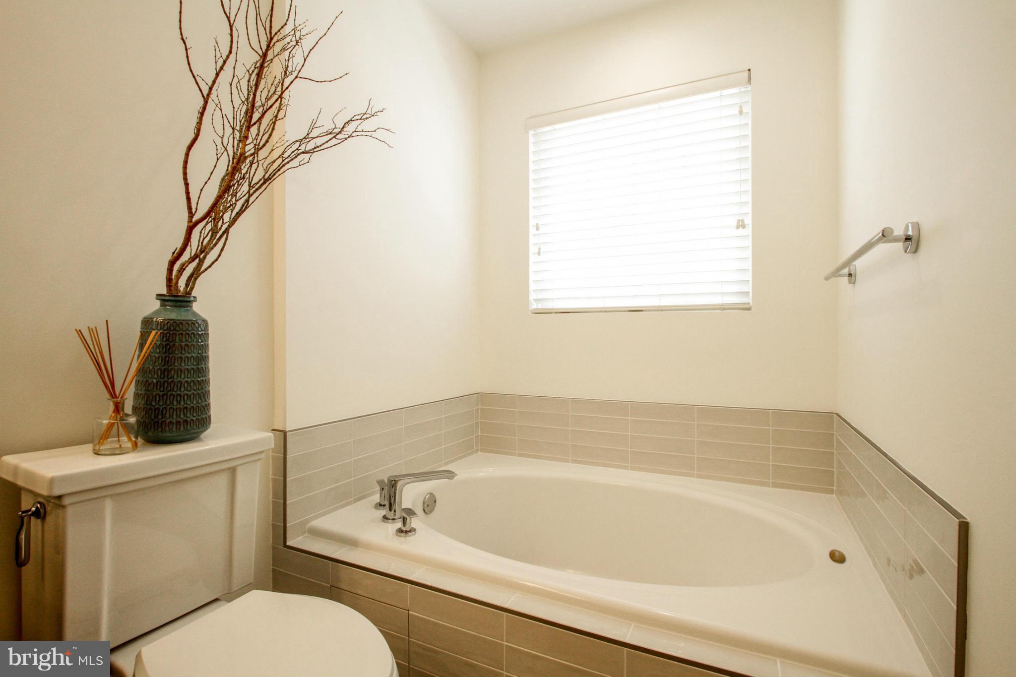 MADISON LANE - Residential