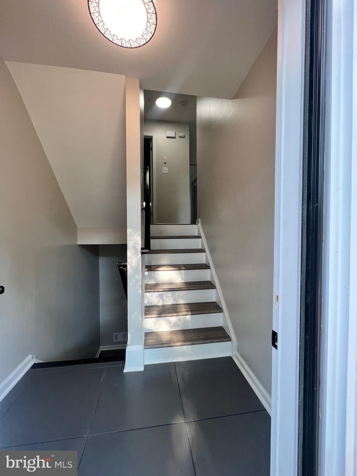 VALLEYBROOKE - Residential Lease