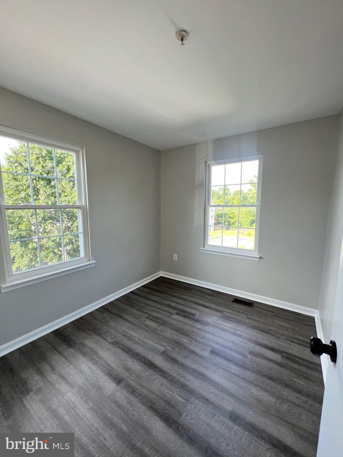 VALLEYBROOKE - Residential Lease