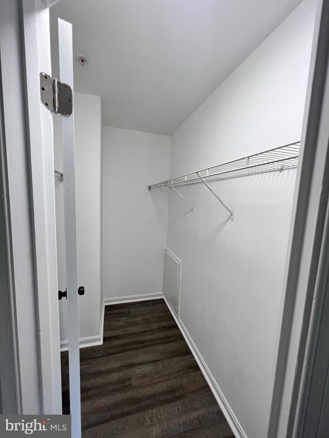 VALLEYBROOKE - Residential Lease