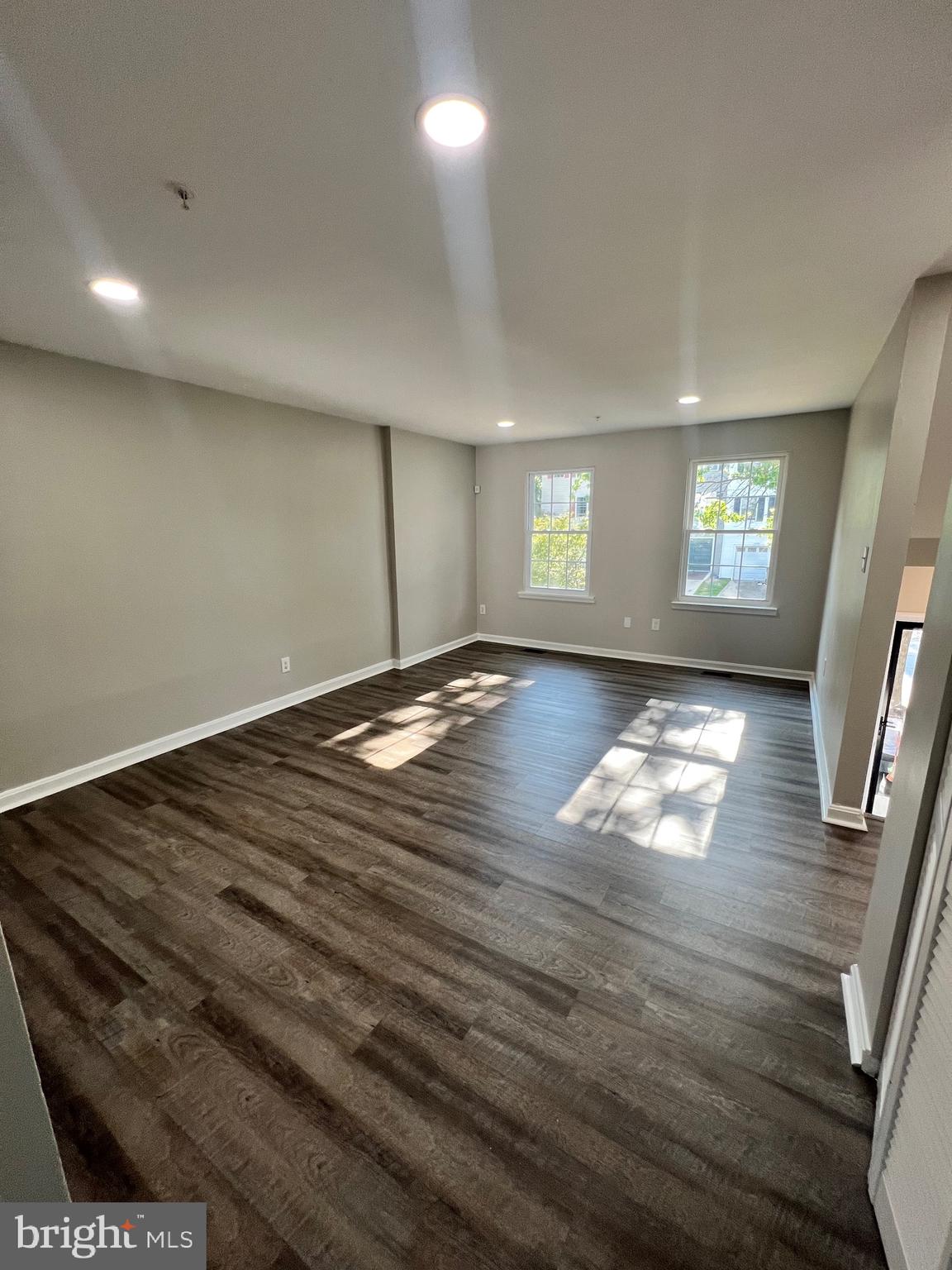 VALLEYBROOKE - Residential Lease