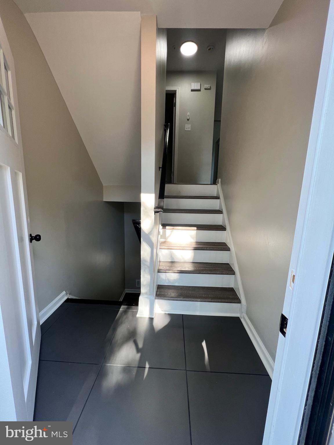 VALLEYBROOKE - Residential Lease