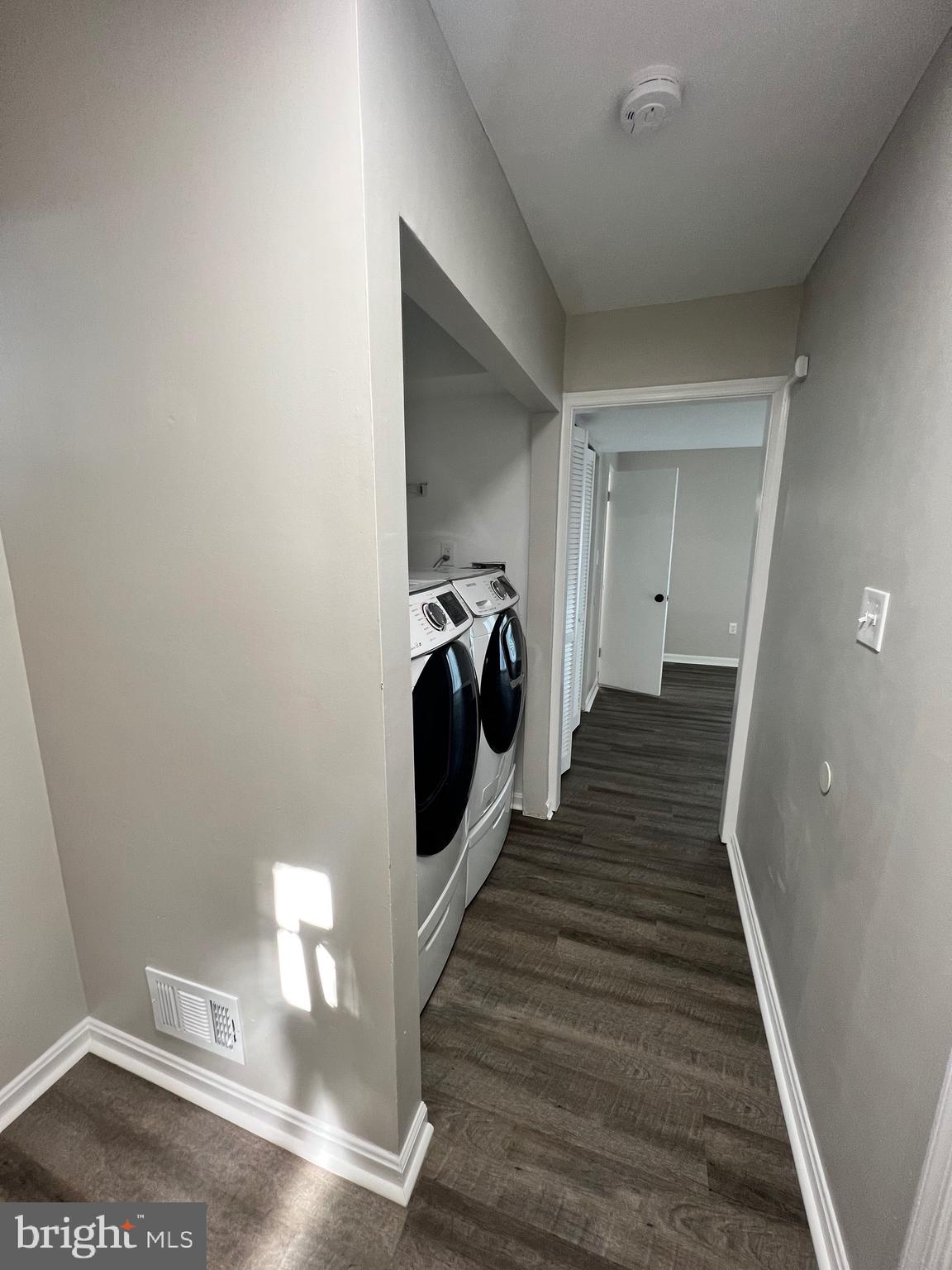 VALLEYBROOKE - Residential Lease