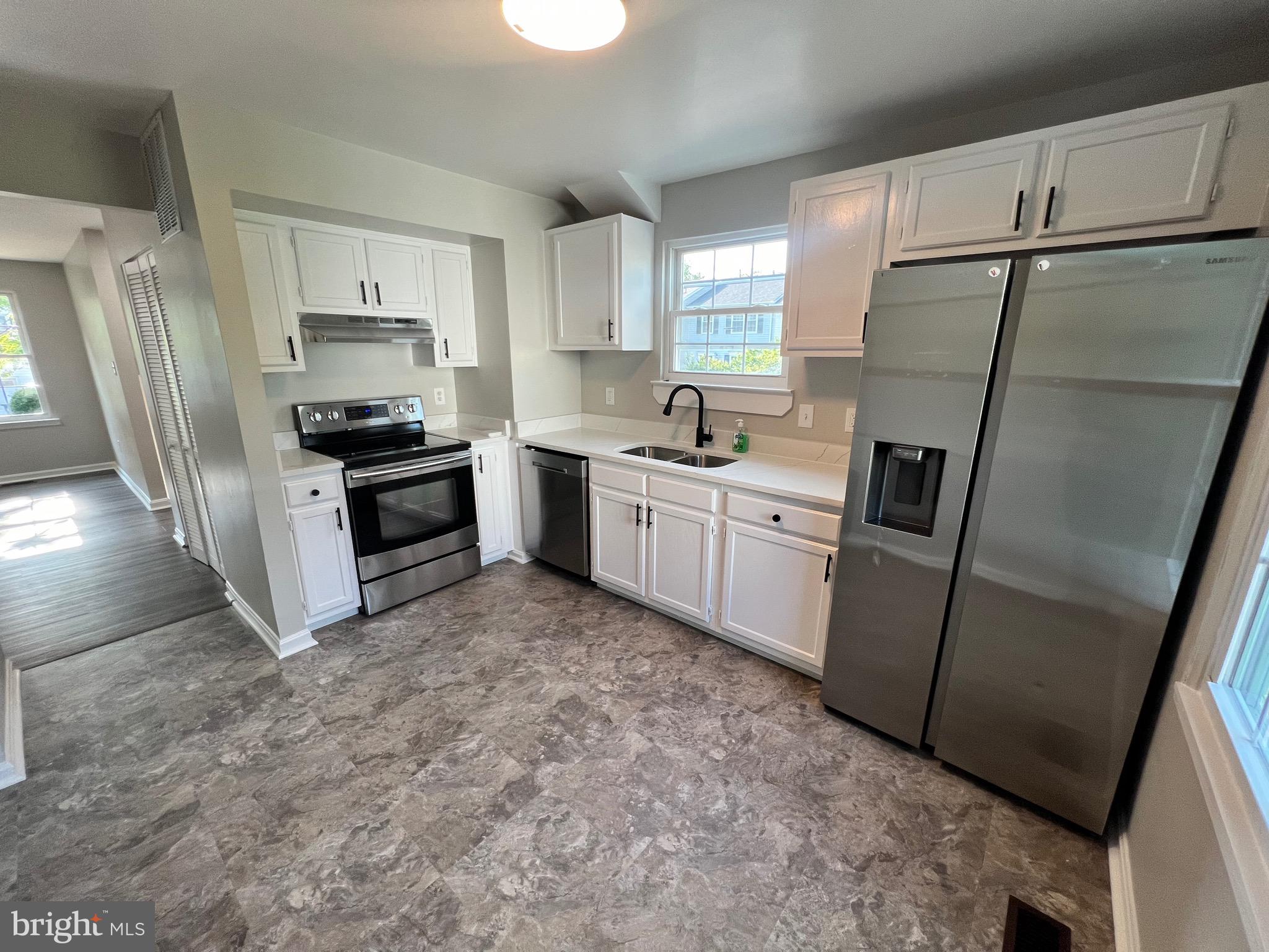 VALLEYBROOKE - Residential Lease