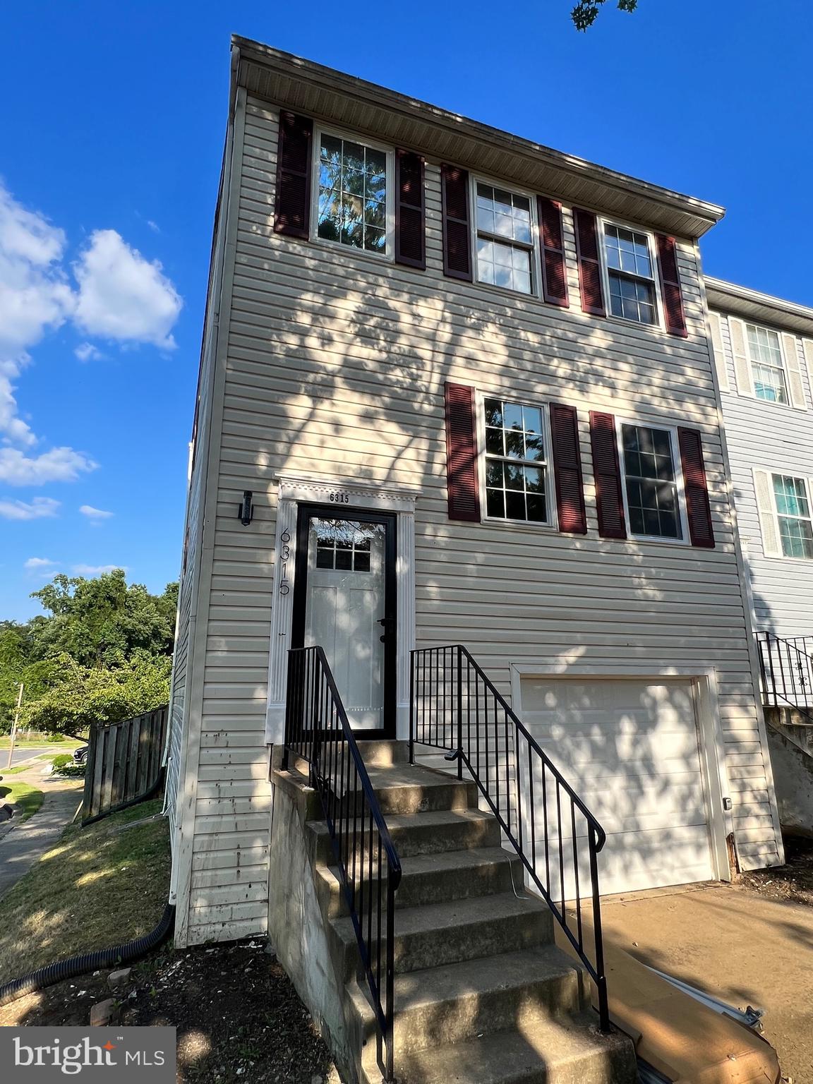 VALLEYBROOKE - Residential Lease