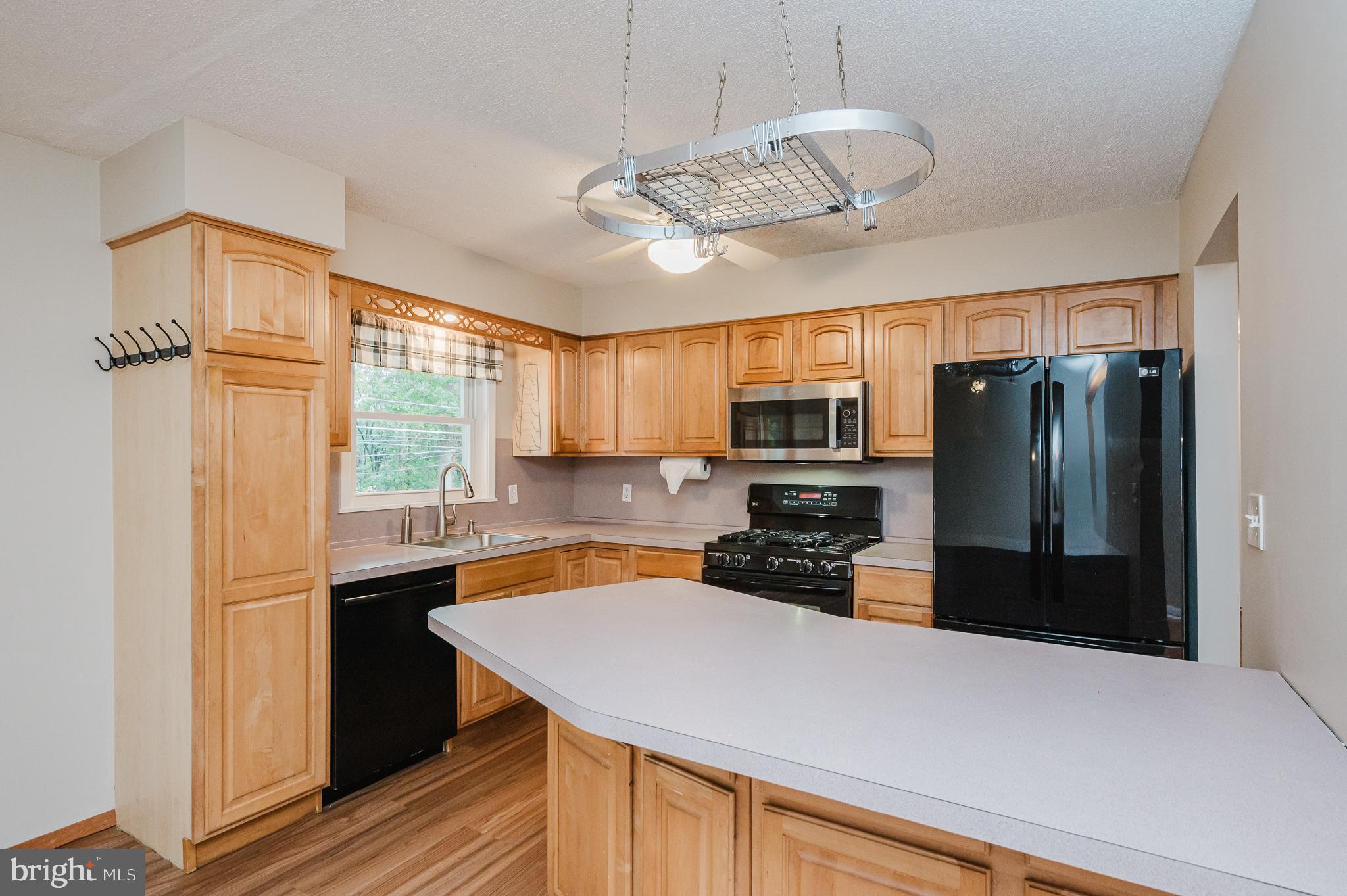 EDGEWOOD MEADOWS - Residential