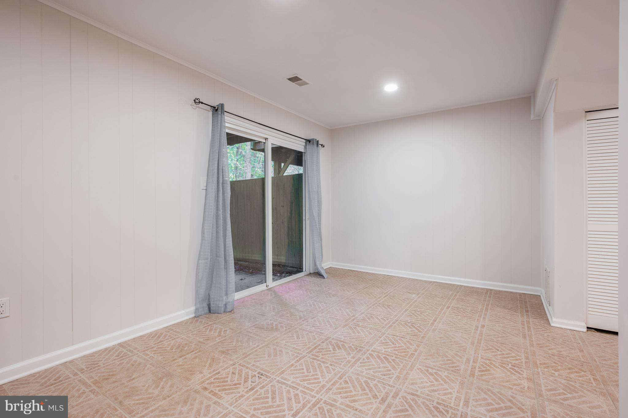 BURKE CENTRE - Residential