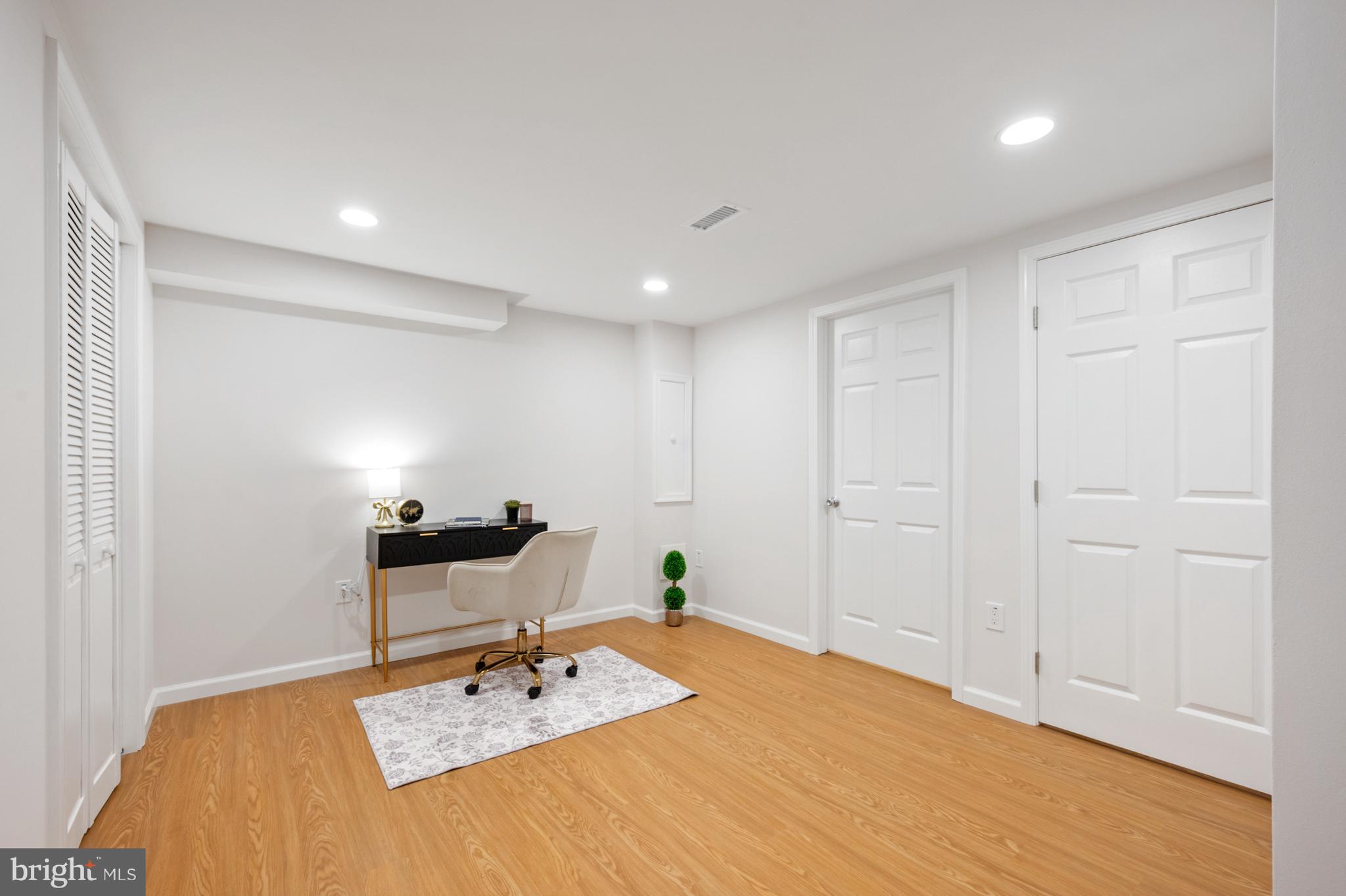 BURKE CENTRE - Residential