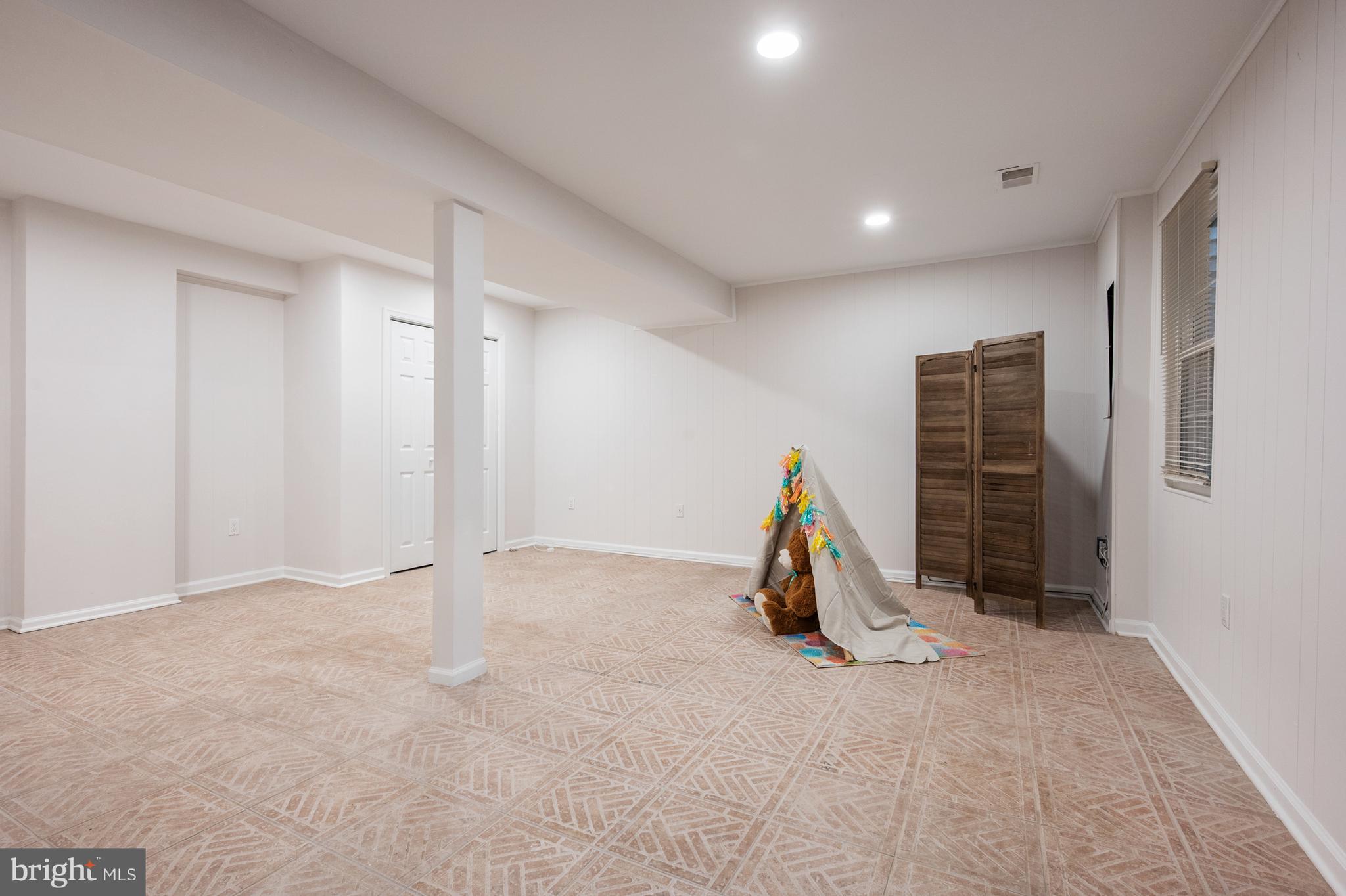 BURKE CENTRE - Residential