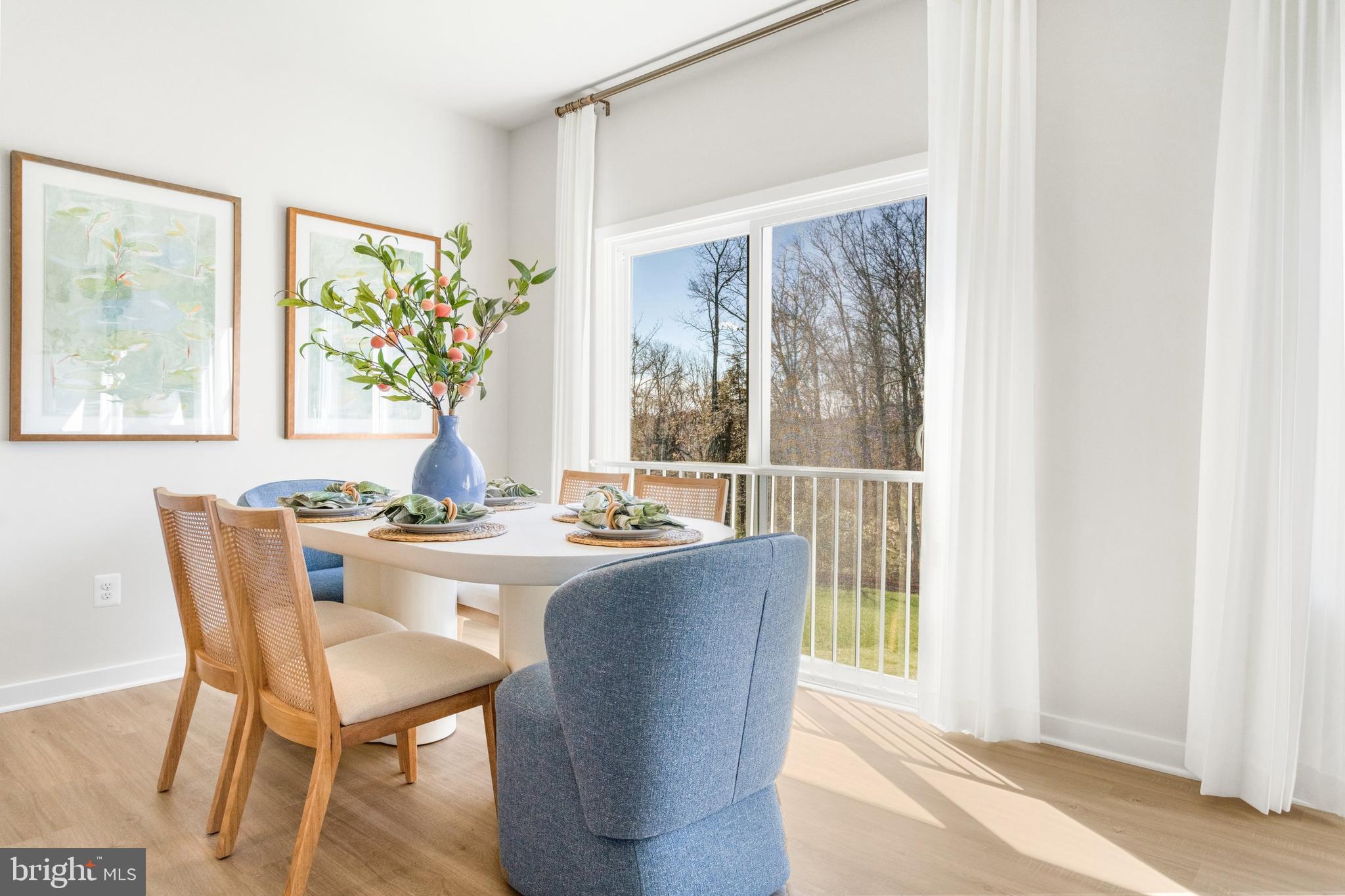 ABRAMS POINTE - Residential