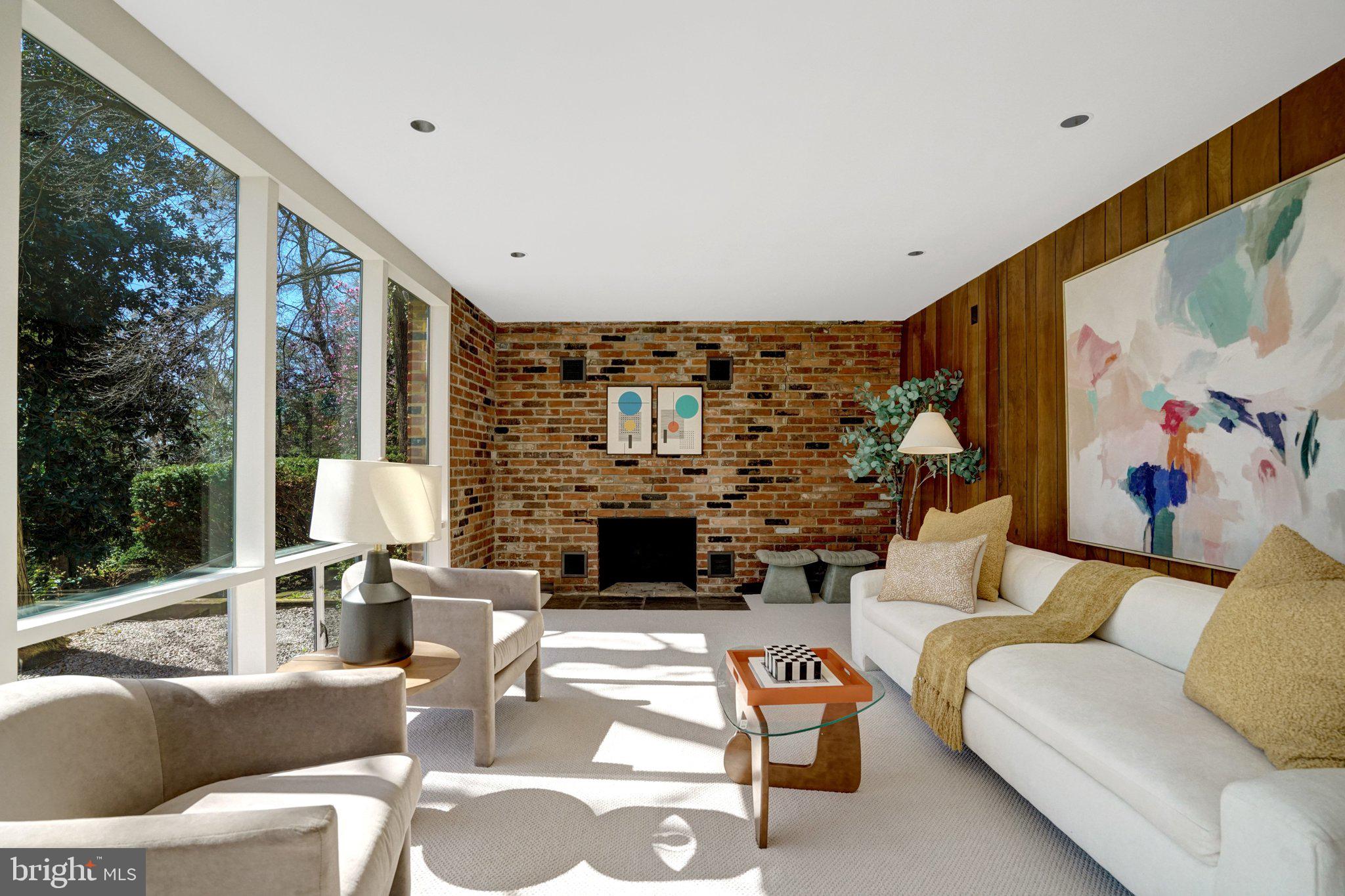 HOLLIN HILLS - Residential