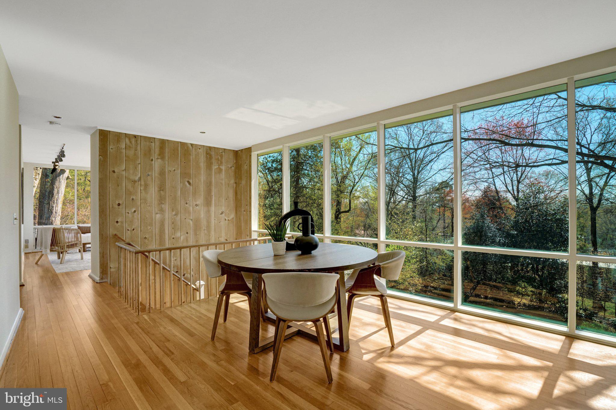 HOLLIN HILLS - Residential