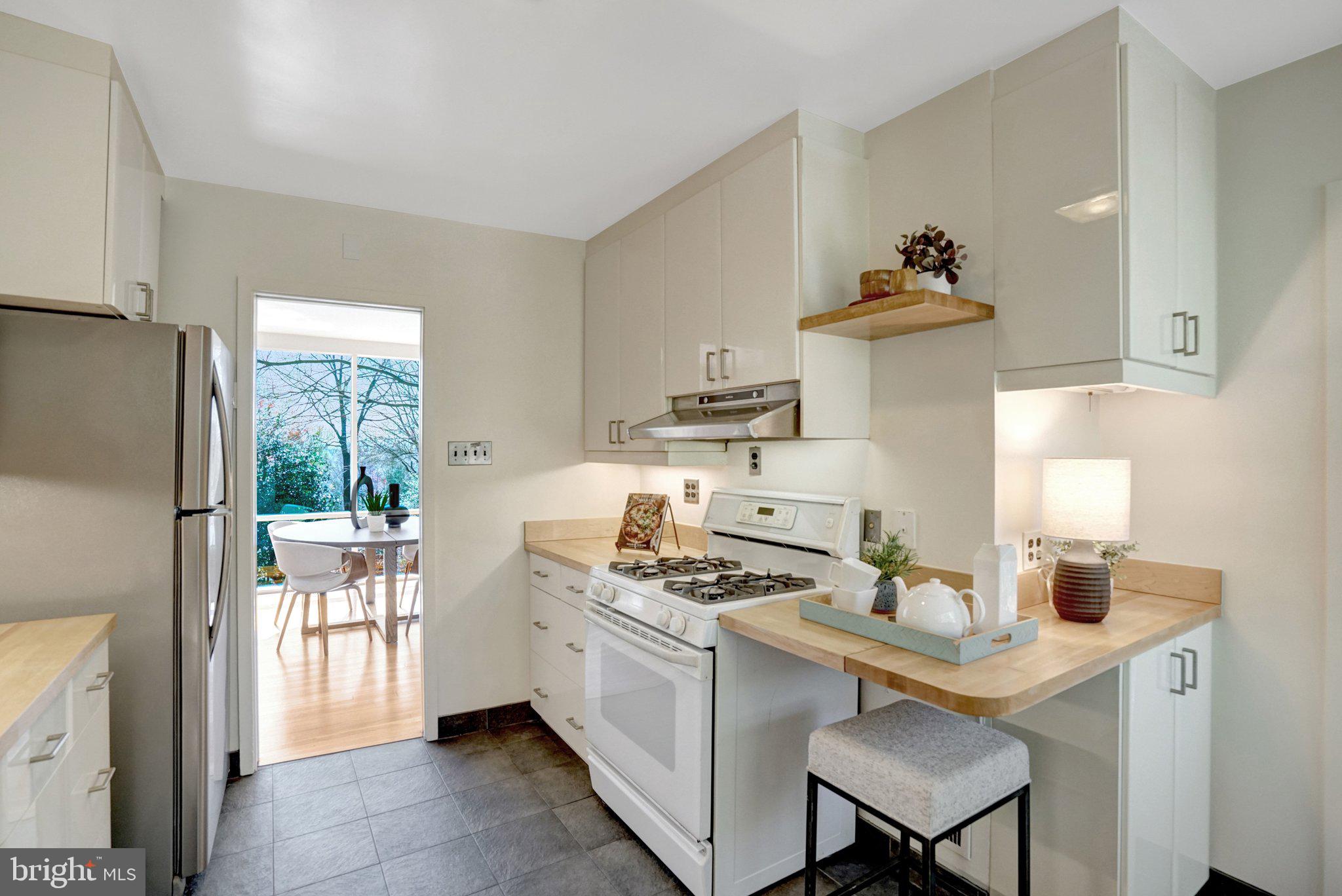 HOLLIN HILLS - Residential