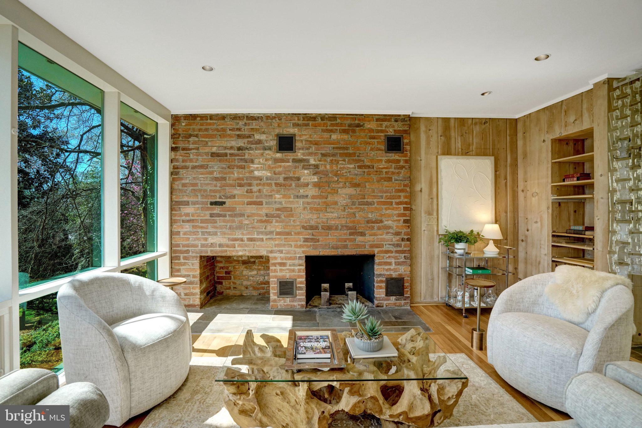 HOLLIN HILLS - Residential