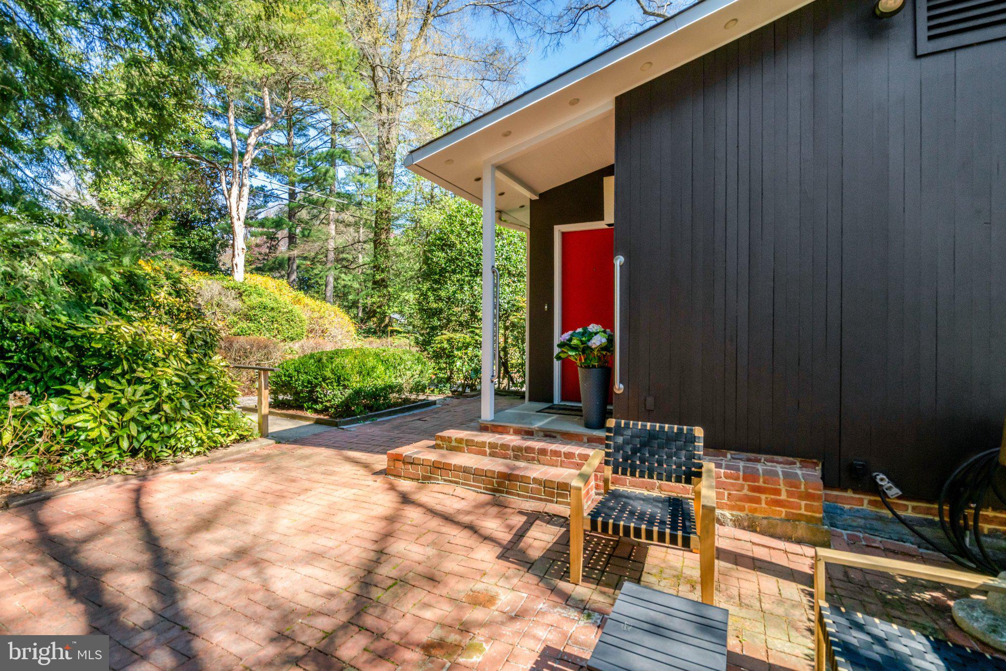 HOLLIN HILLS - Residential