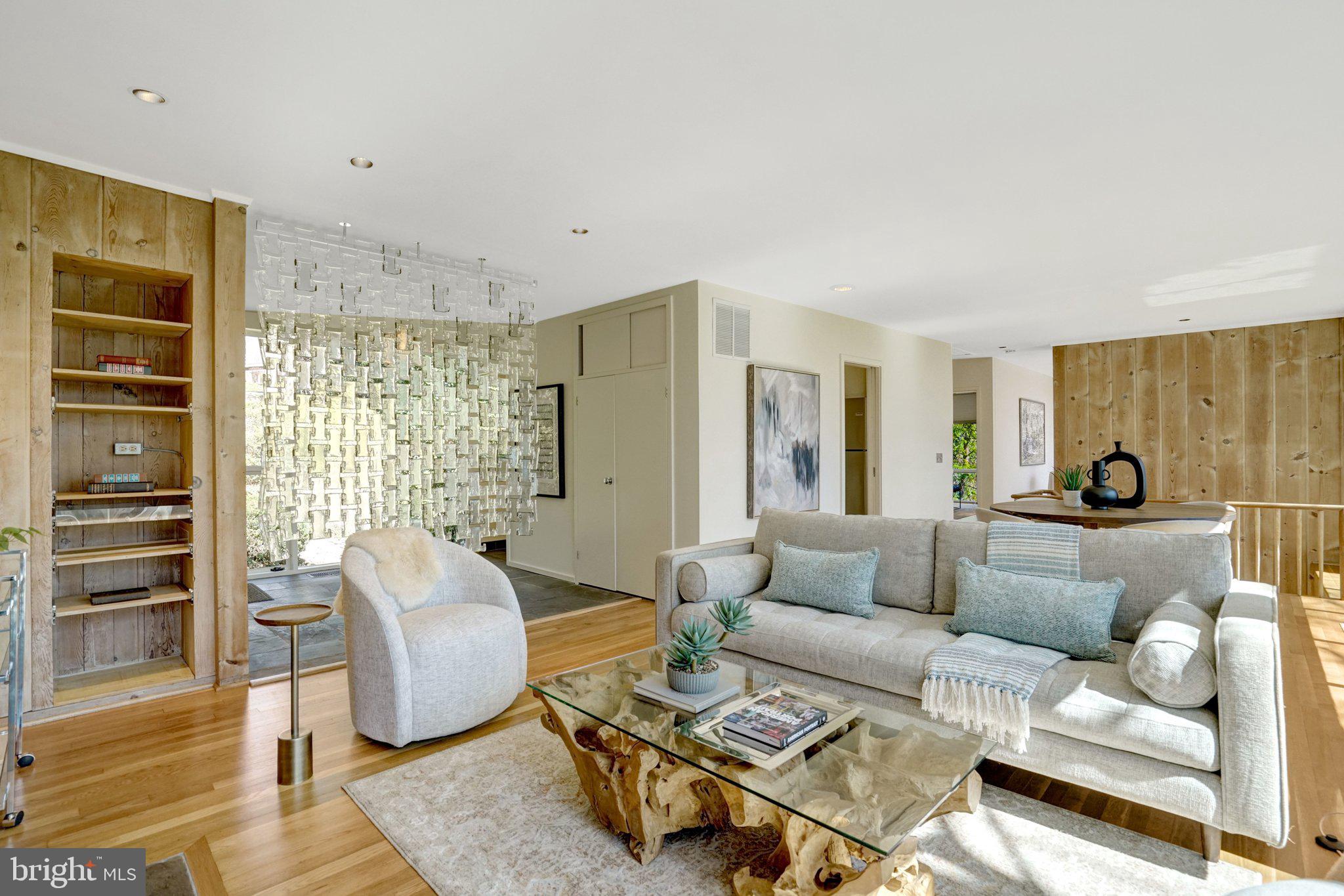 HOLLIN HILLS - Residential