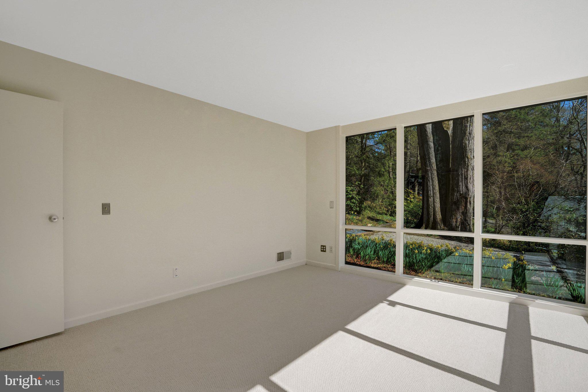 HOLLIN HILLS - Residential