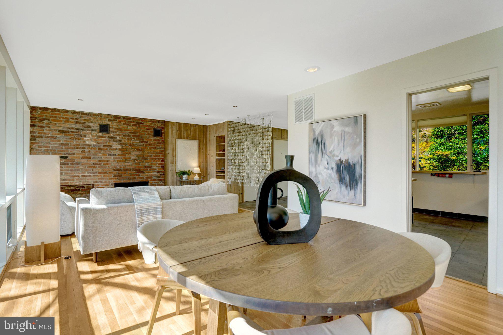 HOLLIN HILLS - Residential