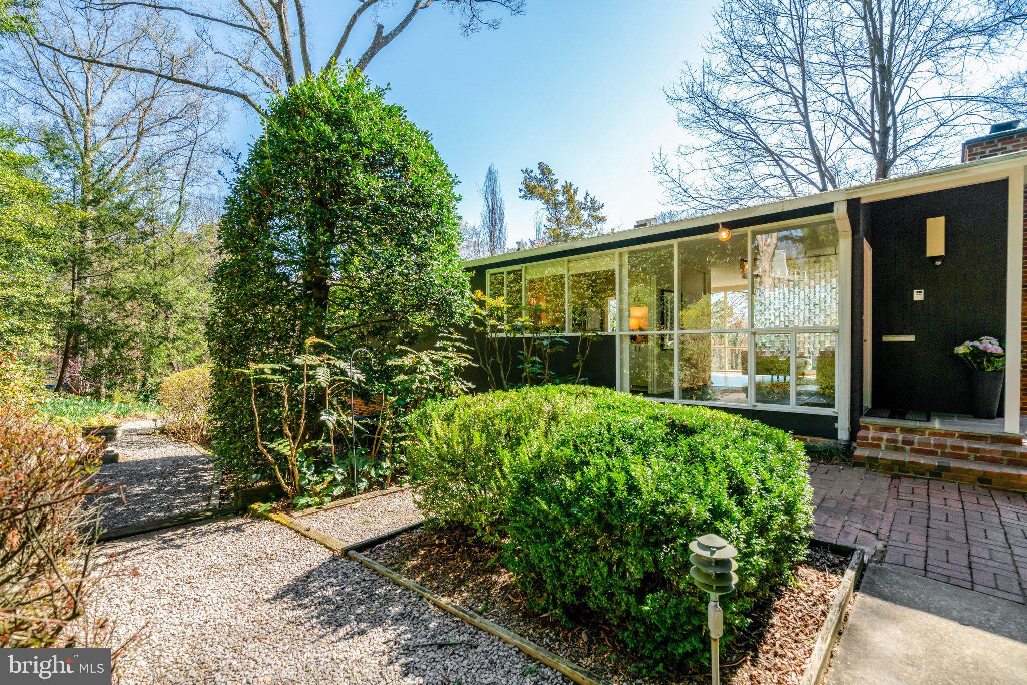 HOLLIN HILLS - Residential