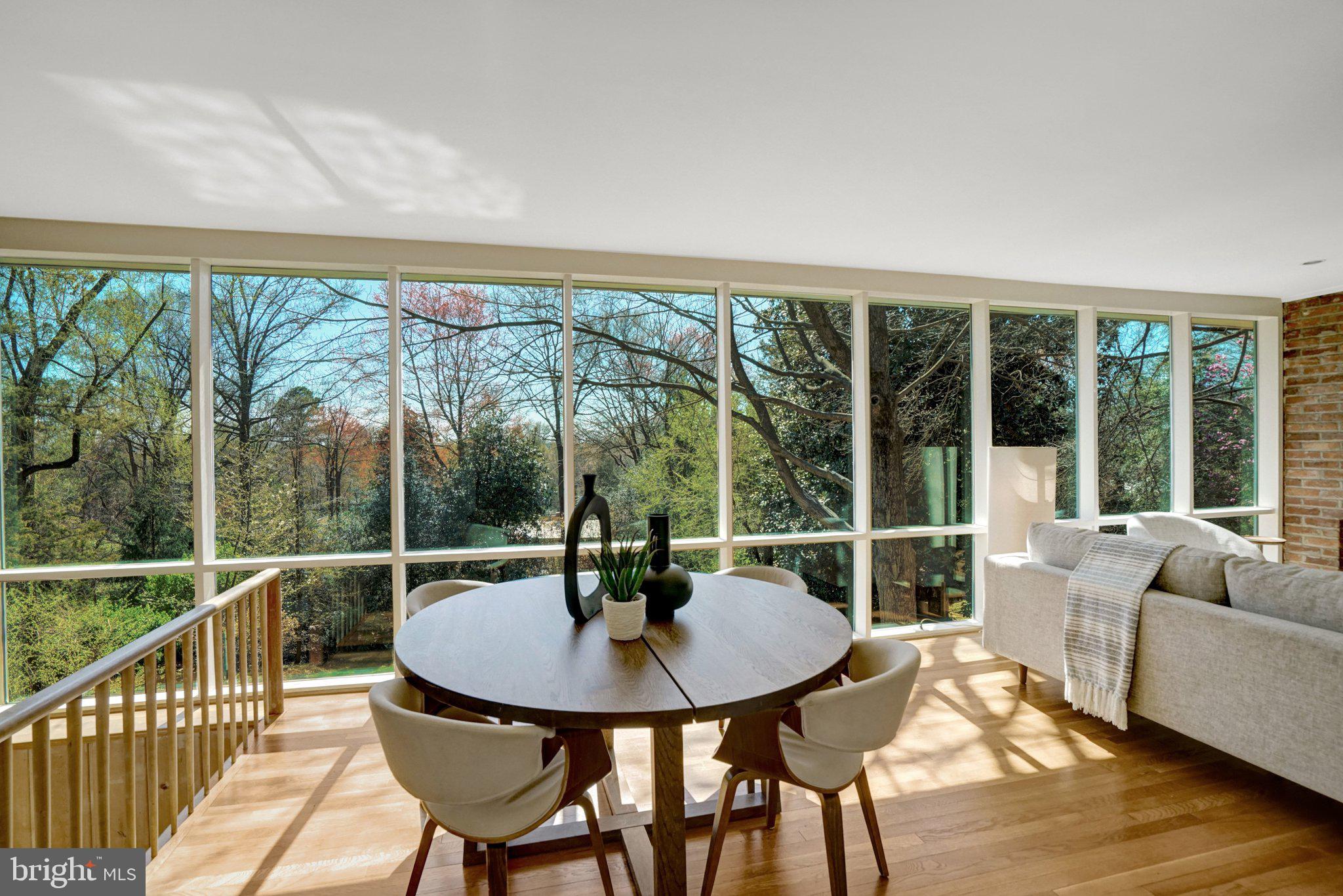 HOLLIN HILLS - Residential