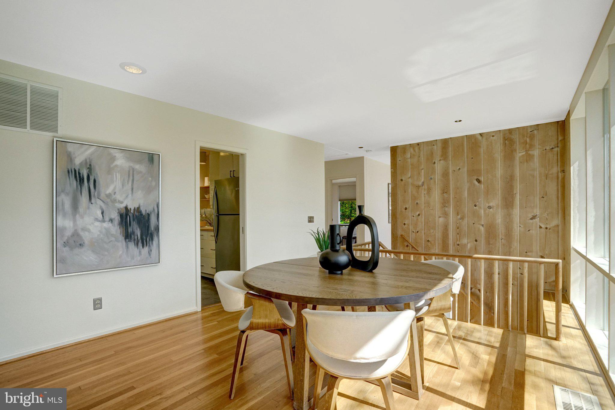 HOLLIN HILLS - Residential