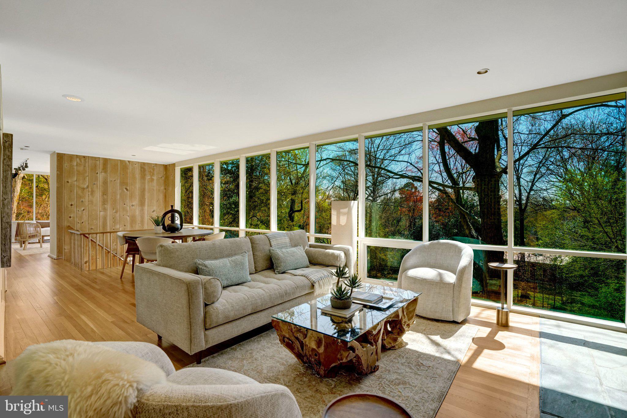 HOLLIN HILLS - Residential