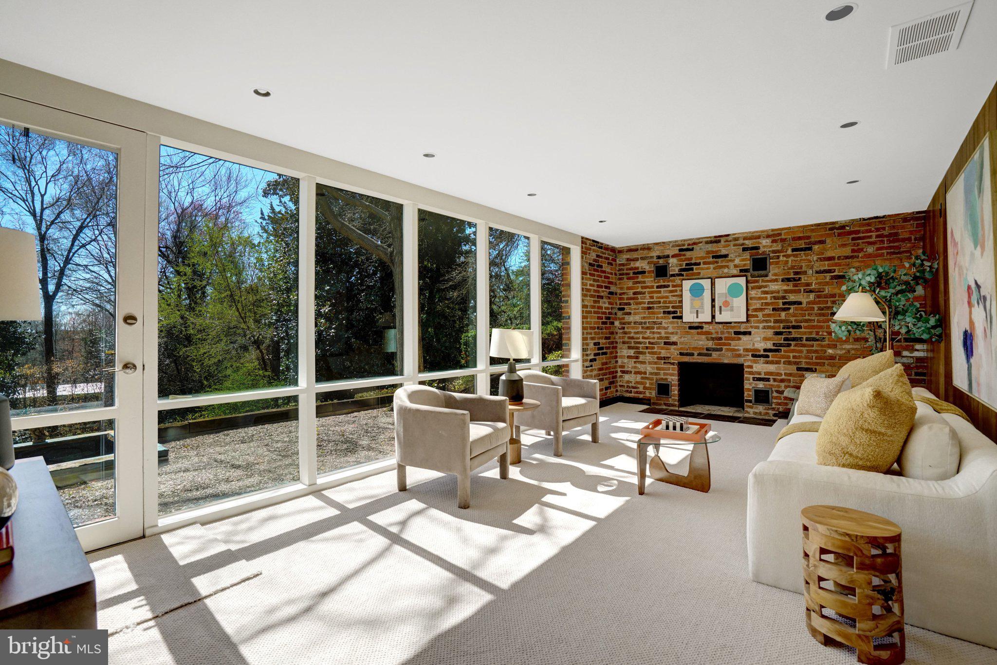 HOLLIN HILLS - Residential