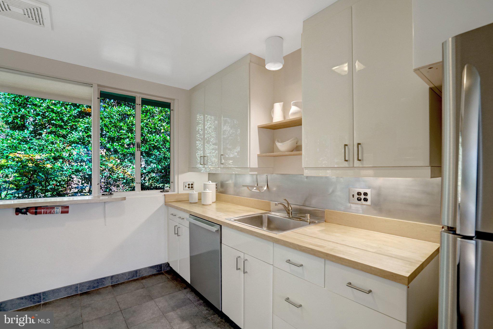 HOLLIN HILLS - Residential