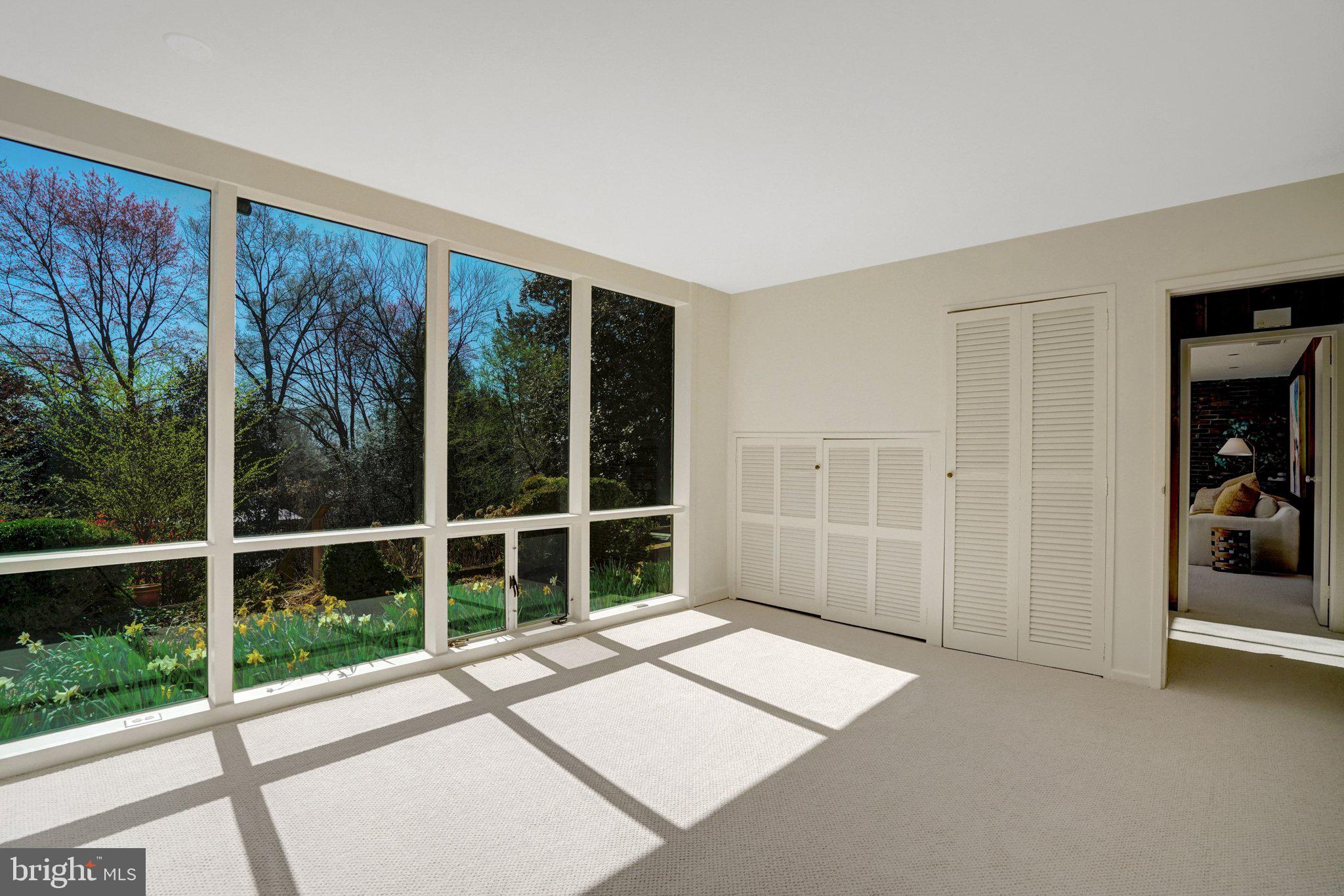 HOLLIN HILLS - Residential