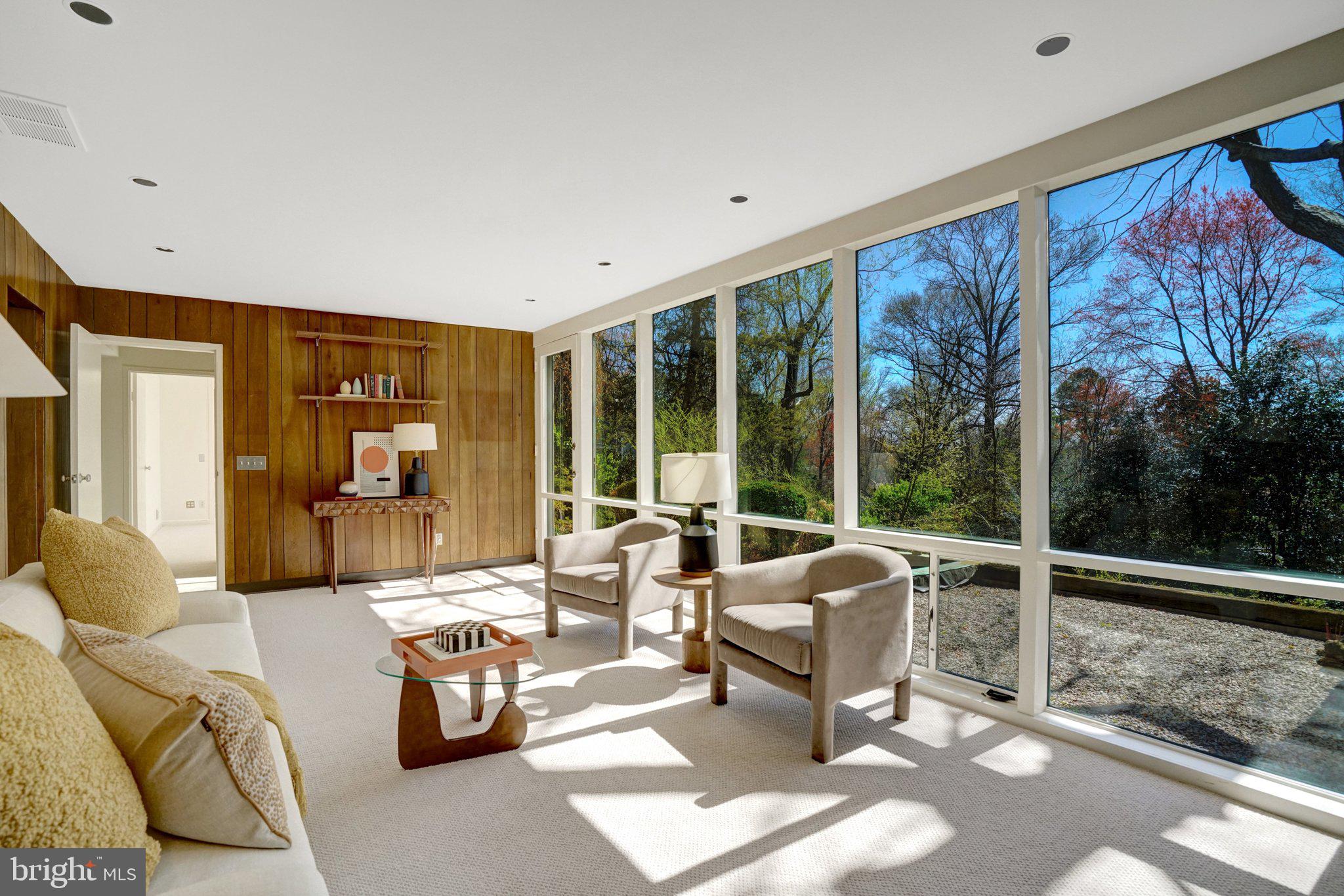 HOLLIN HILLS - Residential