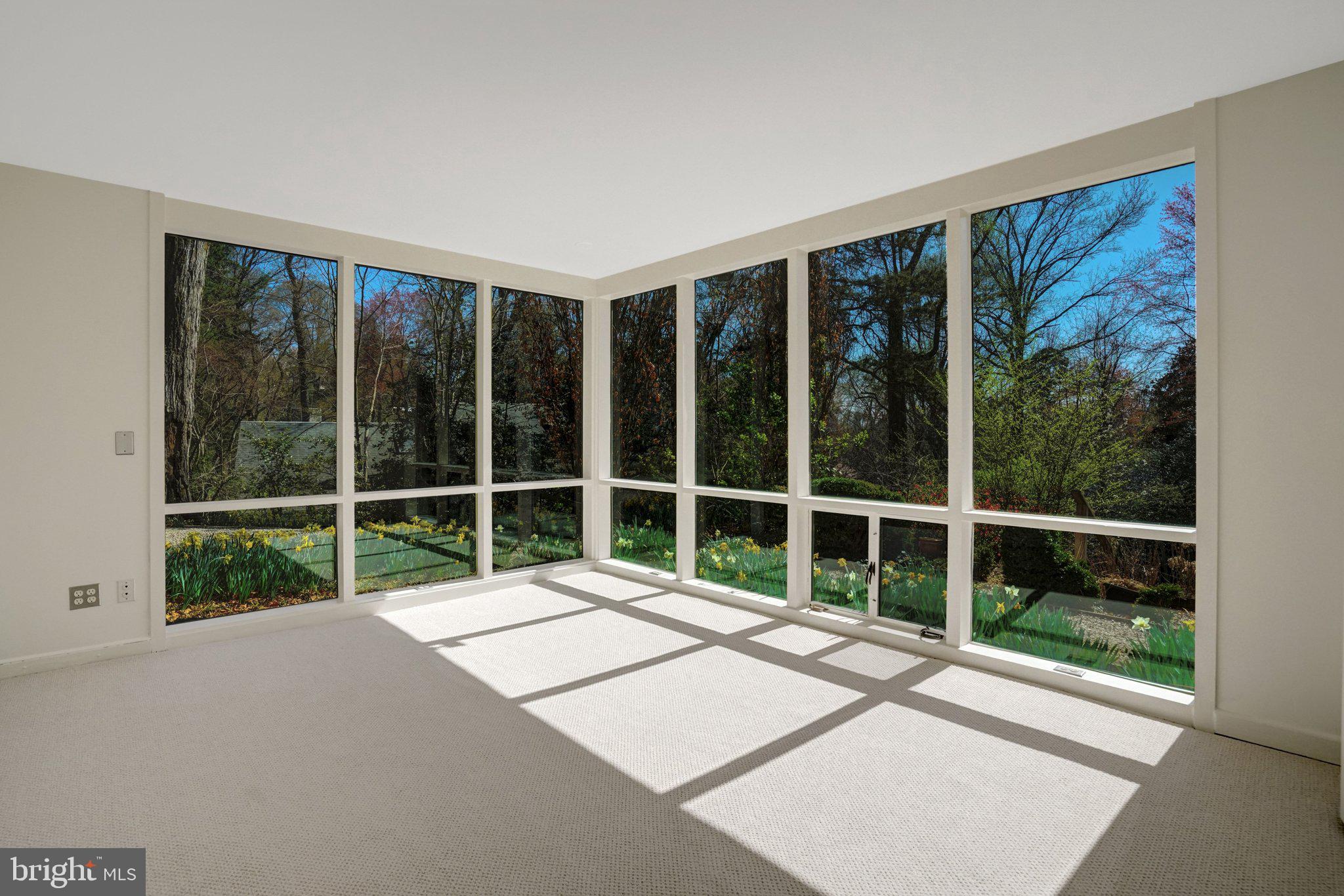 HOLLIN HILLS - Residential