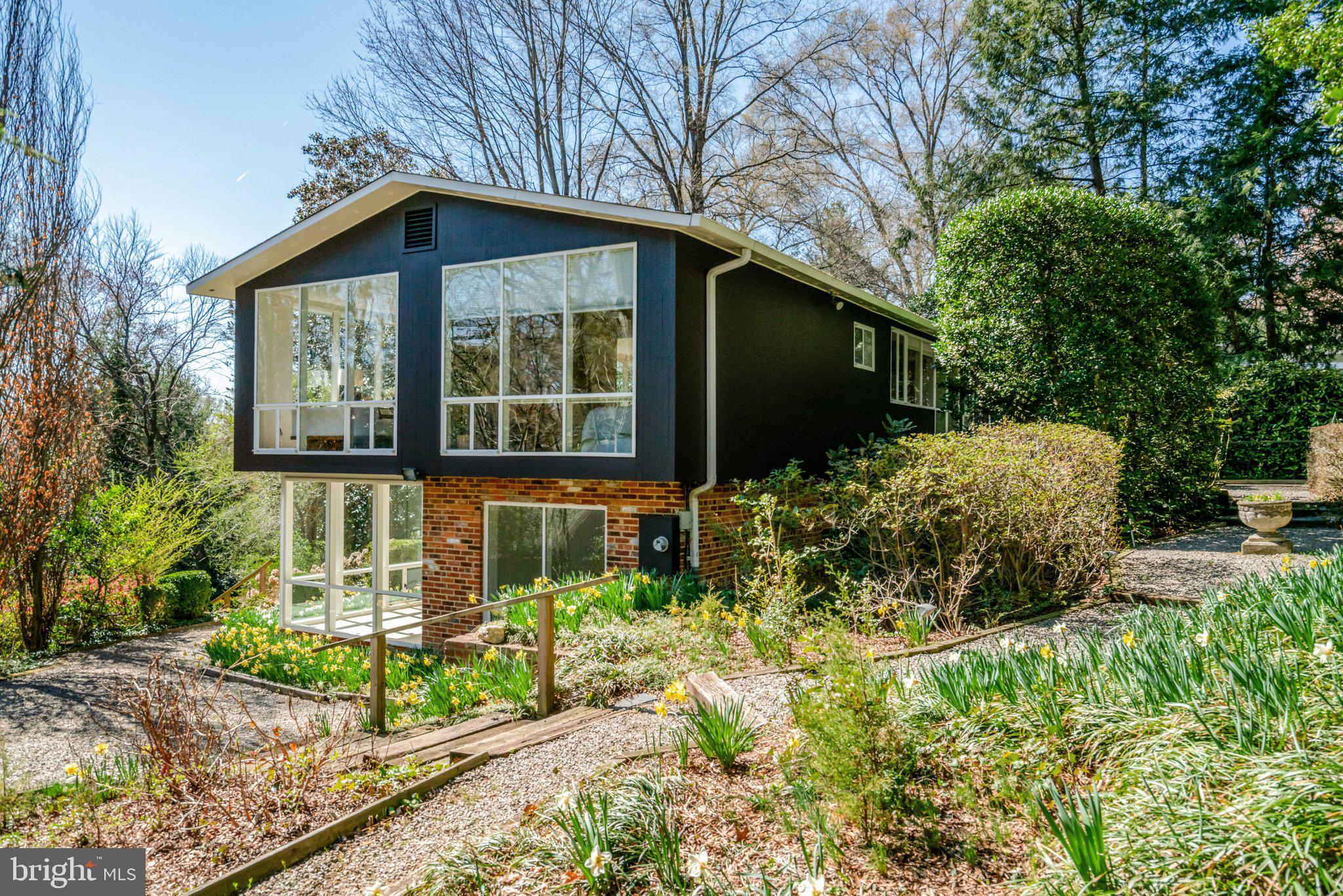 HOLLIN HILLS - Residential