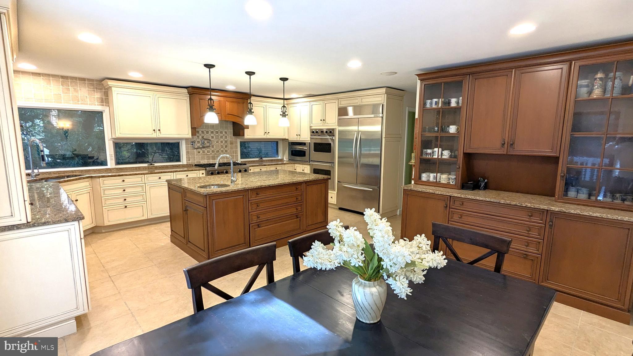 RESTON - Residential