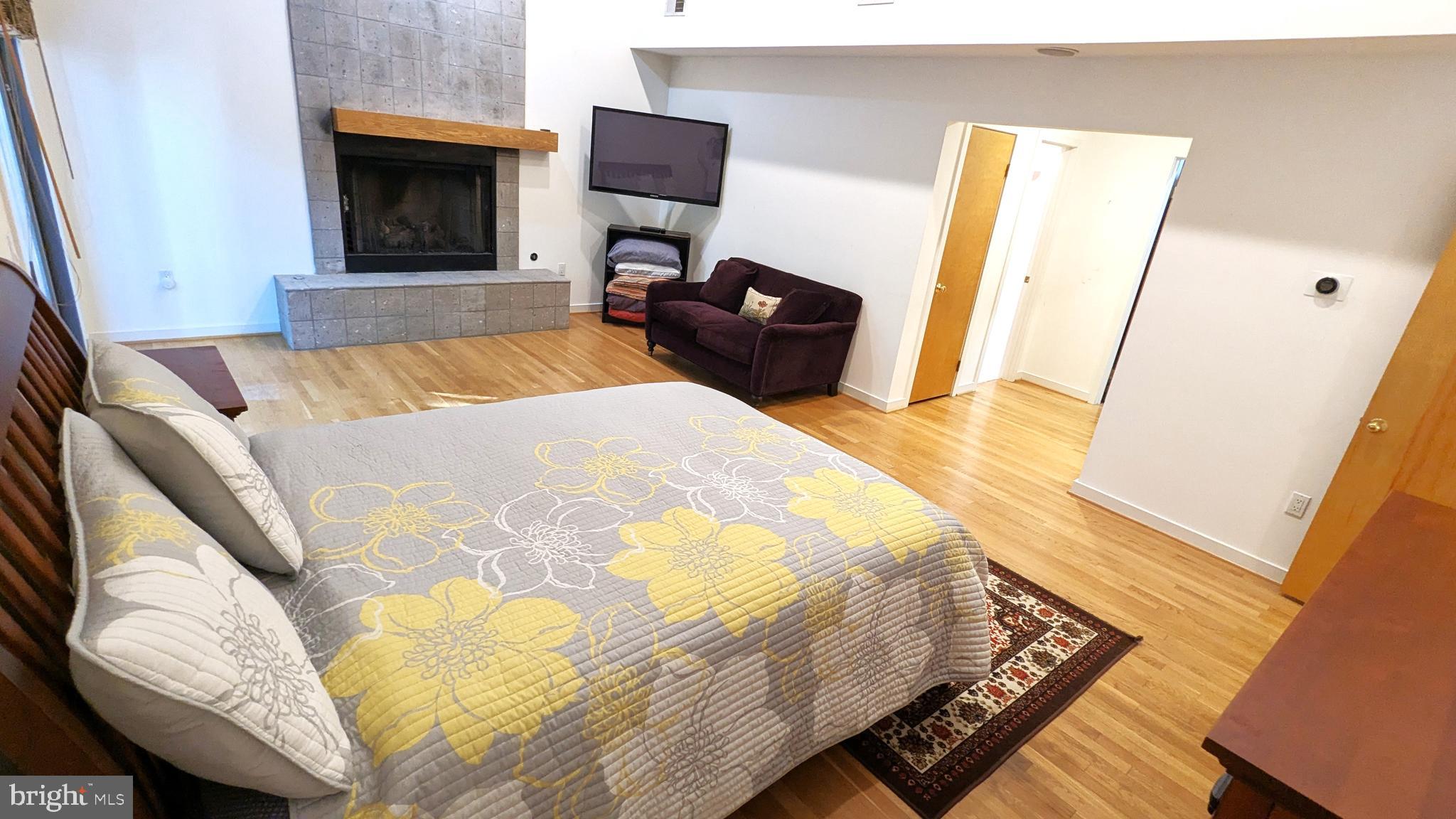 RESTON - Residential