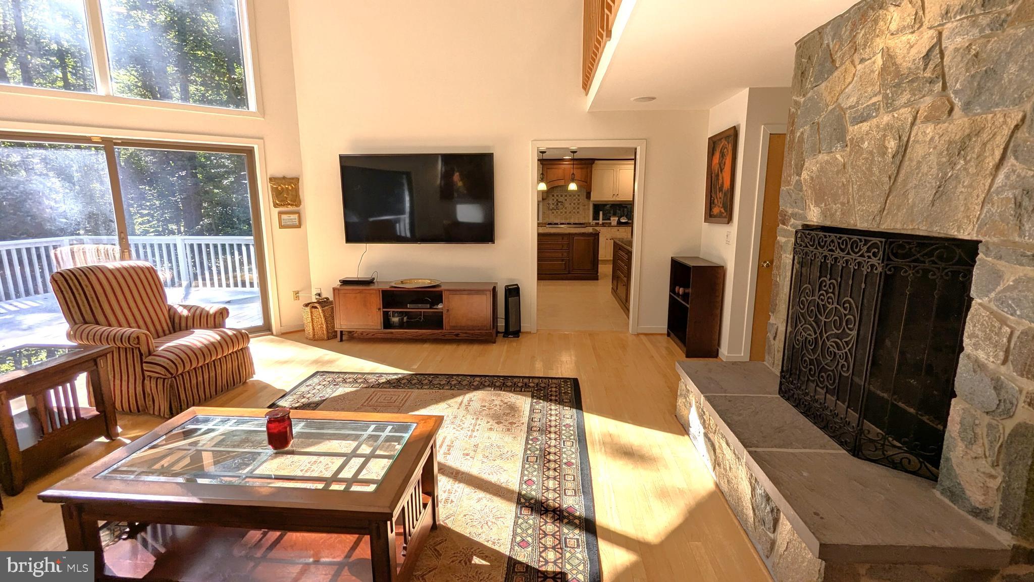 RESTON - Residential