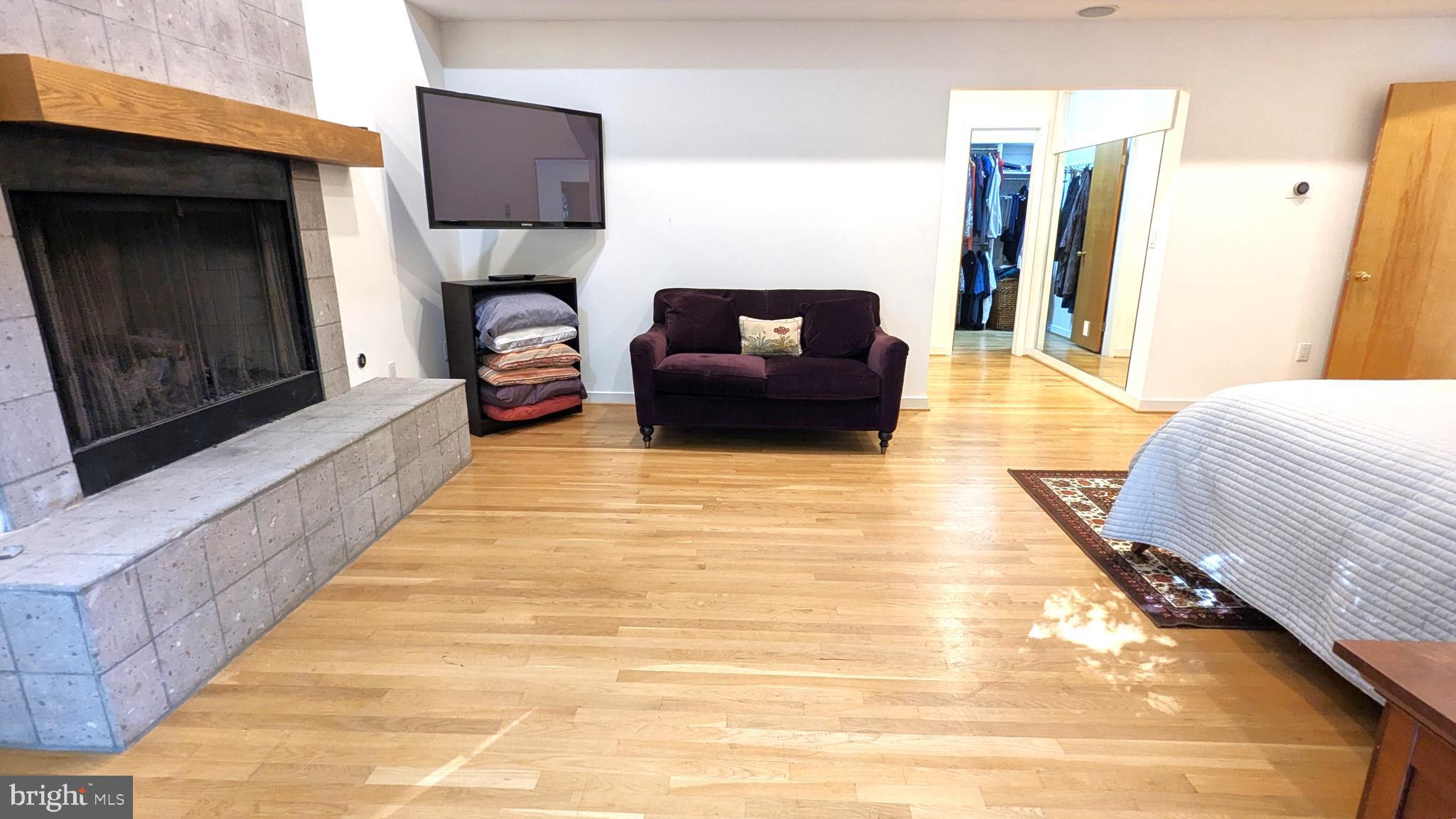 RESTON - Residential