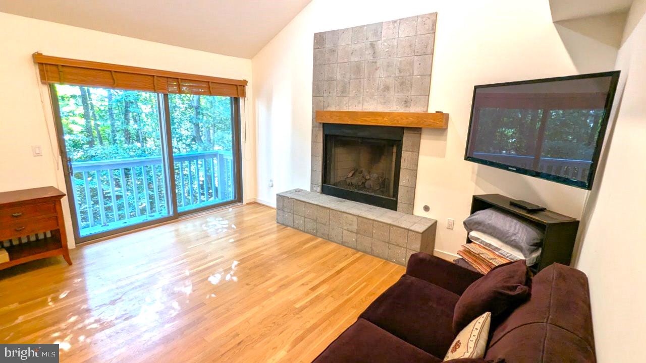 RESTON - Residential