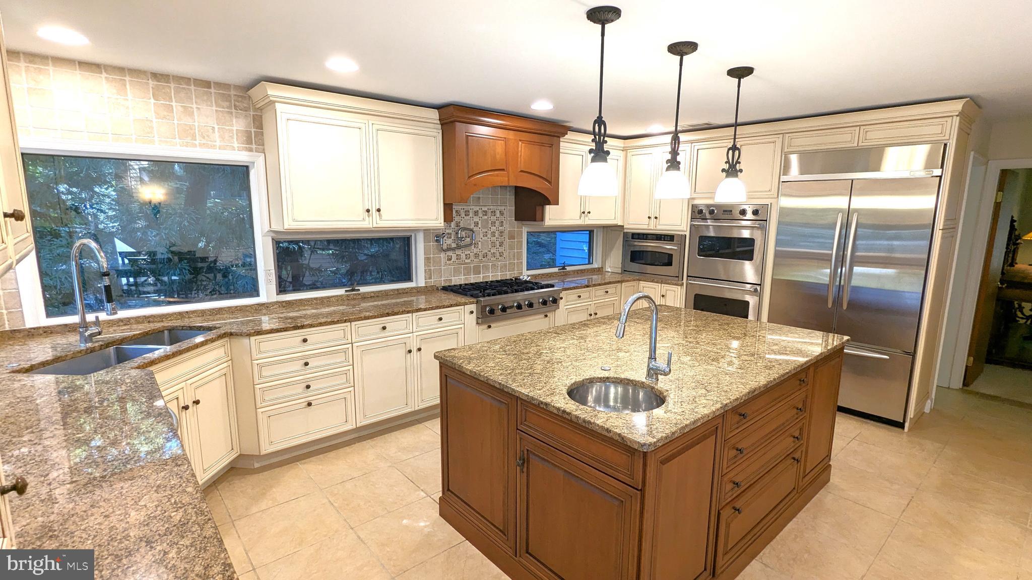 RESTON - Residential