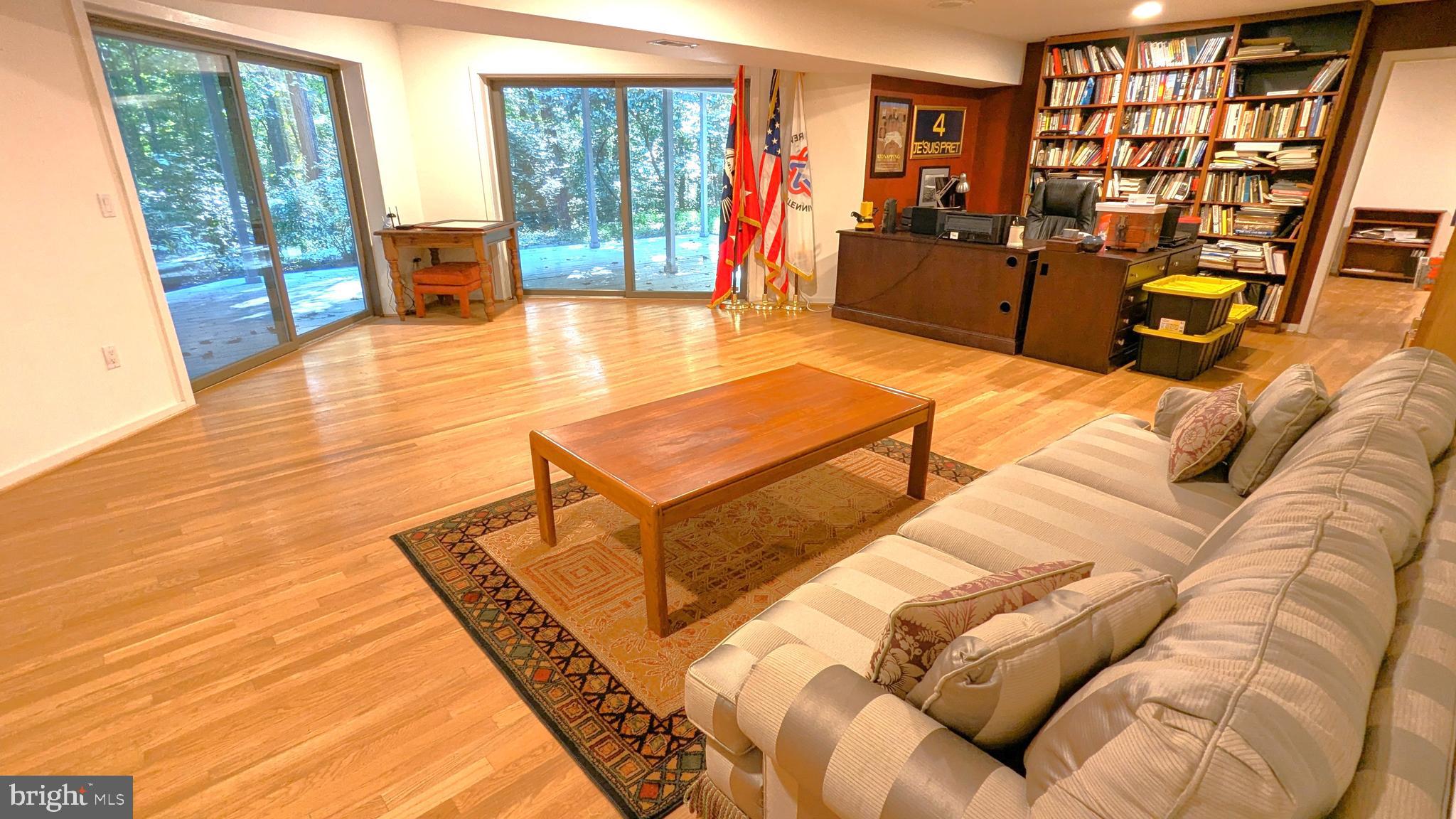 RESTON - Residential