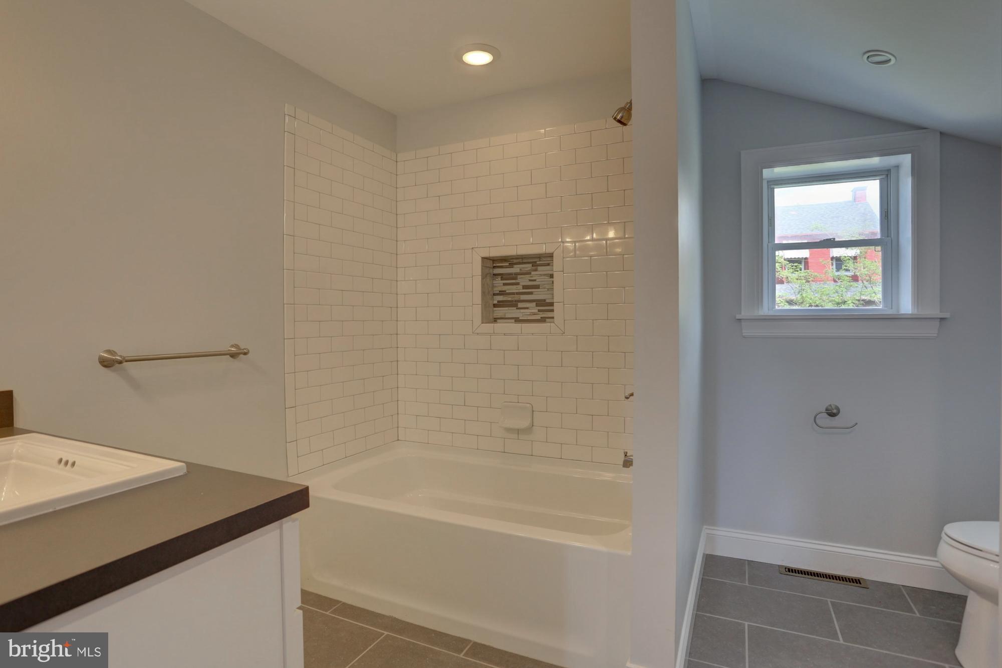 COLUMBIA - Residential