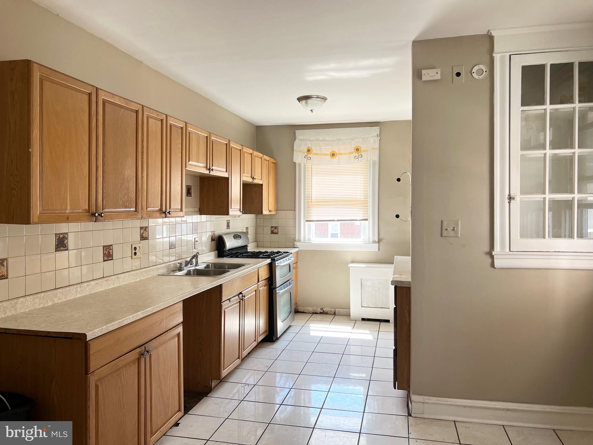 PHILADELPHIA (NORTHEAST) - Residential