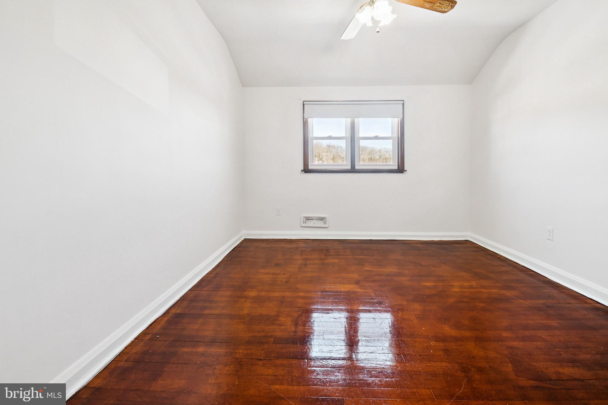 CHARLESMONT - Residential