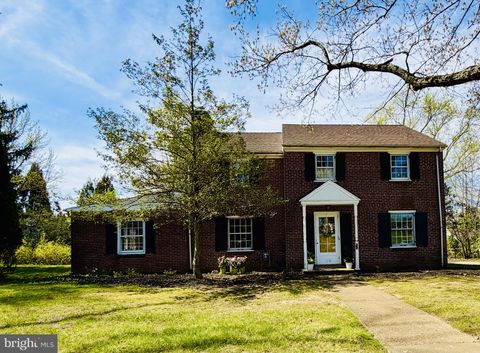 Homes For Sale - 110 Alapocas Drive<br/> WILMINGTON, DE 19803